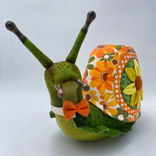 Storybook Snail PDF PATTERN  Approx 30cm